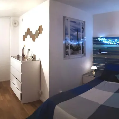 A Very Calm Loft In Bastille Parijs