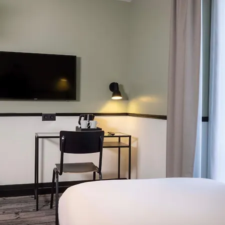 De L'aqueduc Hotel 3*