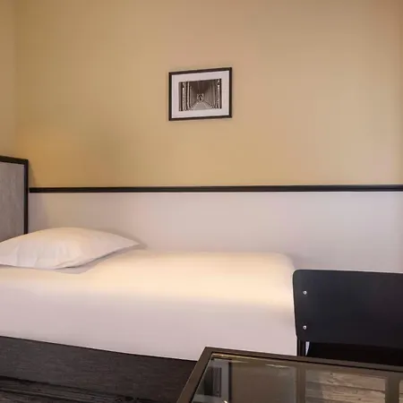 Hotel De L'aqueduc 3*