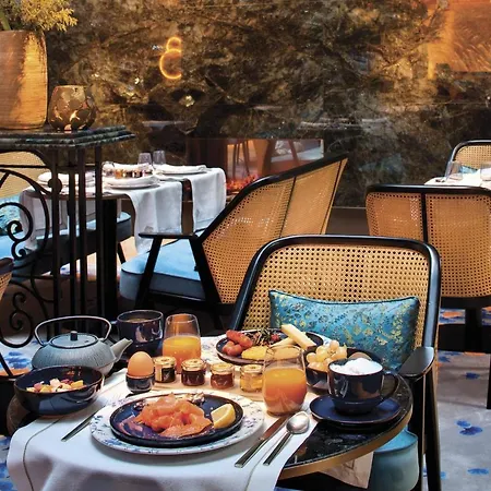 Hotel La Demeure Montaigne Paryż