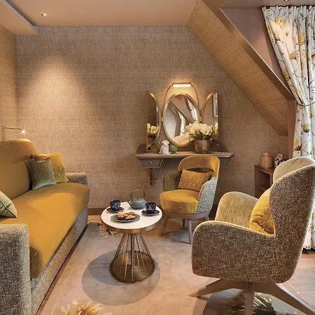 La Demeure Montaigne 5* Paryż