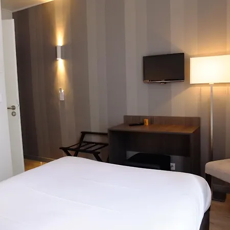 Hotel De Flore - Montmartre 3*