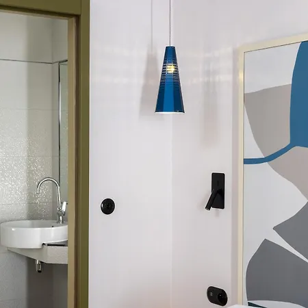 De La Paix Hotel 3*