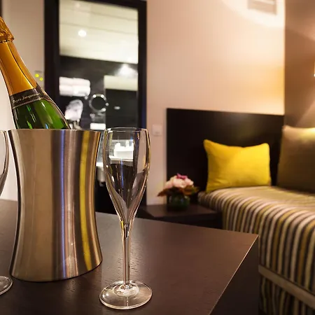 Hotel Arc Elysees 3*