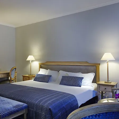 Hotel Royal Champs Elysées 4*