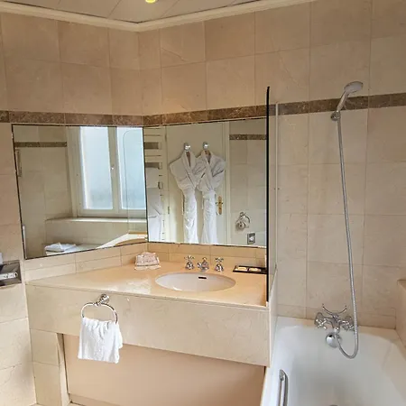 Hotel Royal Champs Elysées 4*
