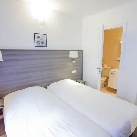 Hotel Hipotel Buttes Chaumont Belleville 3*