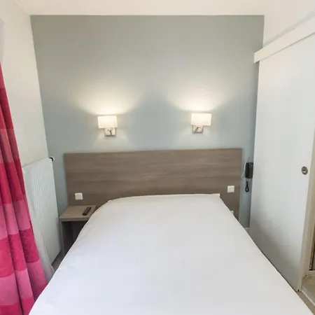 Hotel Hipotel Buttes Chaumont Belleville 3*