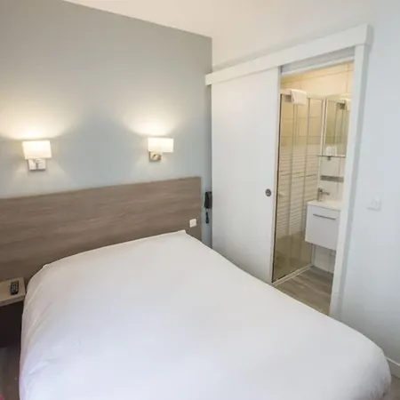 Hotel Hipotel Buttes Chaumont Belleville 3*