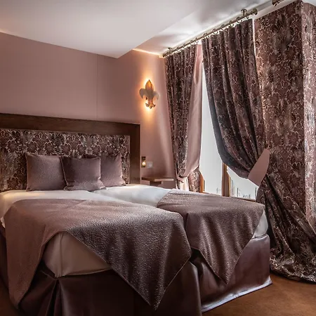 Le Temple De Jeanne Hotel