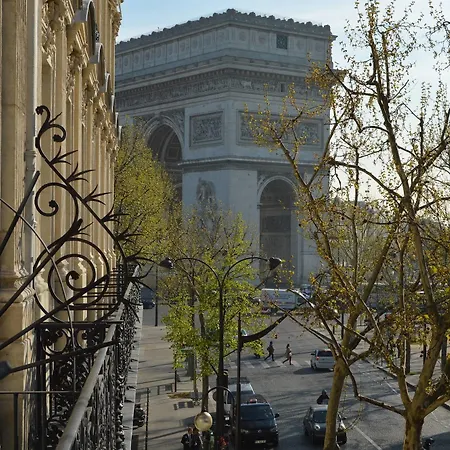 Royal Elysées Hotel 4*