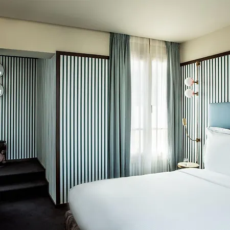 Du Rond-point Des Champs-elysees - Esprit De France Szálloda 4*
