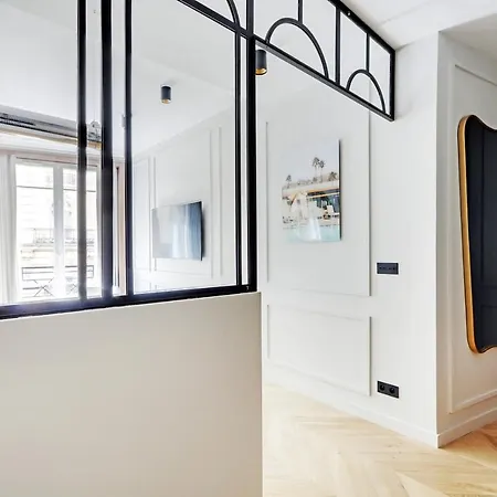 Pick A Flat's In Triangle D'or - Pierre 1er De Serbie *