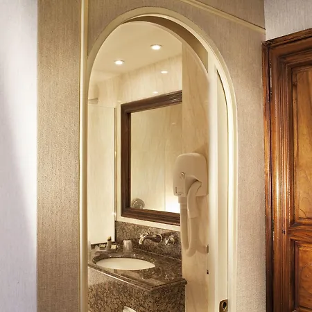 Otel Western Left Bank St Germain 3*