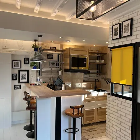 Au Passage Des Marais - Centre Apartment