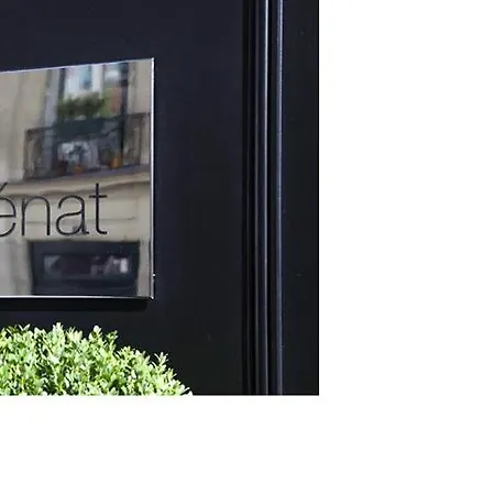 Le Senat Hotell 4*
