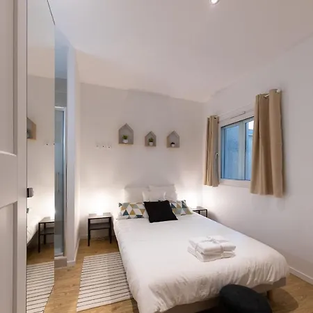 2 Bedrooms In 8th Apartment
