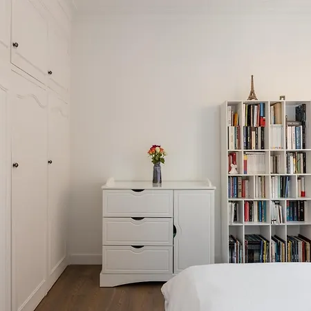 Veeve - The Alcove Apartment Paris