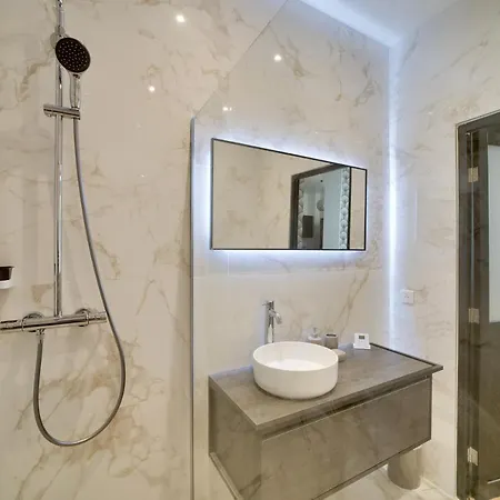 Gorgeous For 4 People In The Heart Of Apartment *