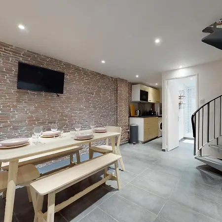 Superbe Loft Avec Patio - Tour Eiffel Apartment *
