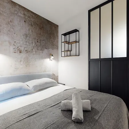 Superbe Loft Avec Patio - Tour Eiffel *