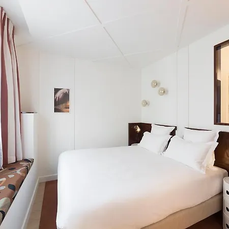 Wallace - Orso Hotel