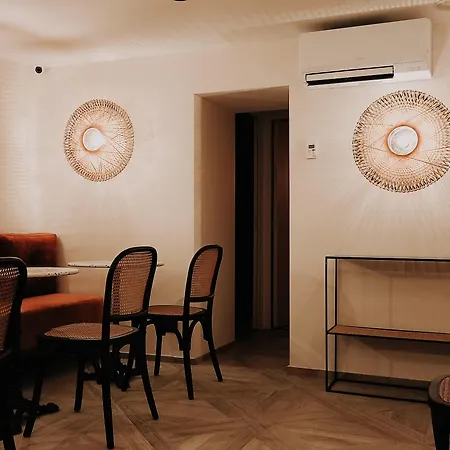 De L'aqueduc Hotel 3*