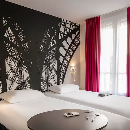 Ibis Styles Eiffel Cambronne Hotel 3*