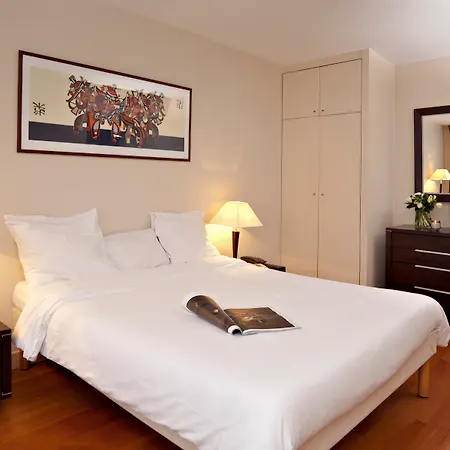 Adagio Access Tour Eiffel St Charles 3*