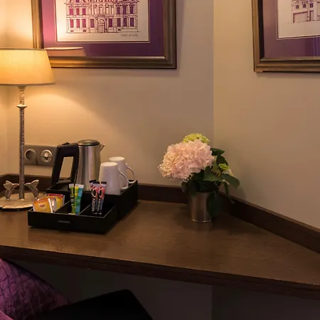 Hotel De Neuve By Happyculture 3*