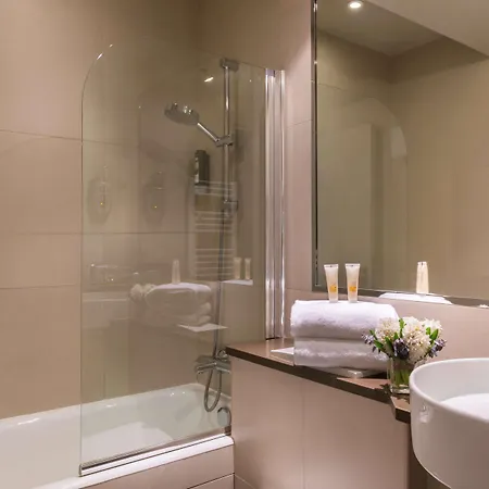 Hotel De Neuve By Happyculture 3*