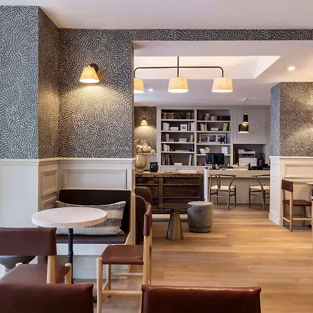 Le Petit Beaumarchais & 4* Paris