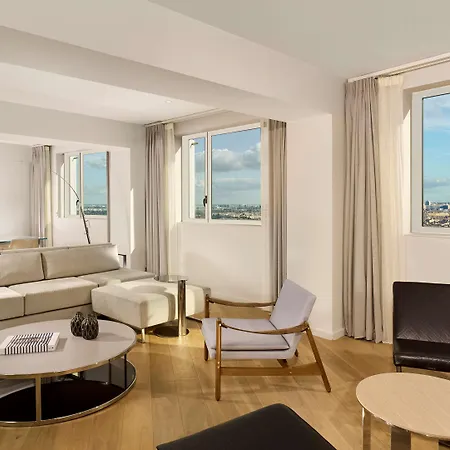 Hotel Hyatt Regency Etoile 4*