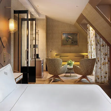 La Demeure Montaigne Paris