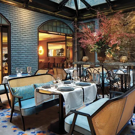 Hotel La Demeure Montaigne 5*