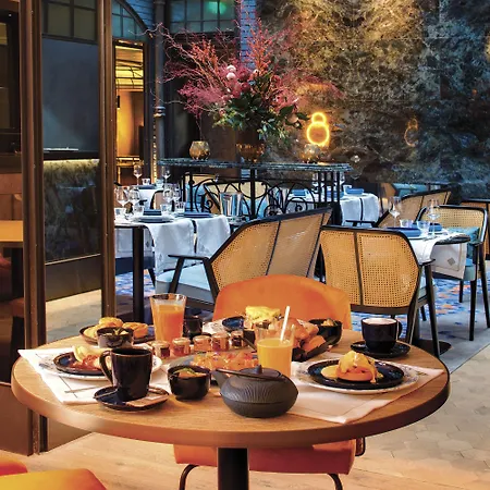Hotel La Demeure Montaigne Paris