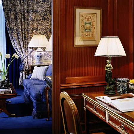 San Regis 5* Paříž