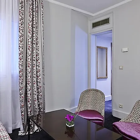 Hotel Royal Champs Elysées París