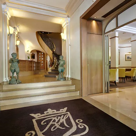 Royal Champs Elysées Hotel 4*