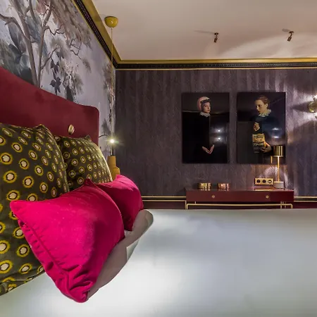 Snob Hotel 4*