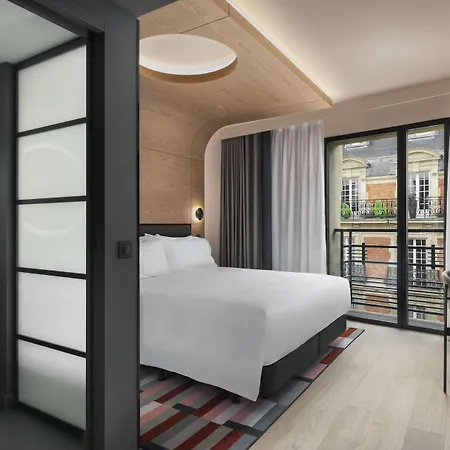 Canopy By Hilton Eiffel Tower מלון