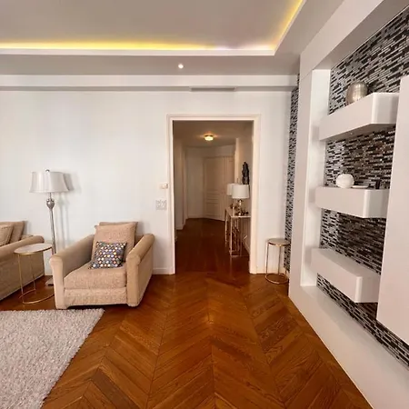 Champs-elysees - Hala Apartment Paris