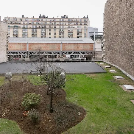 Nicely Decorated Modern Studio Near The Eiffel Tower - - Welkeys *