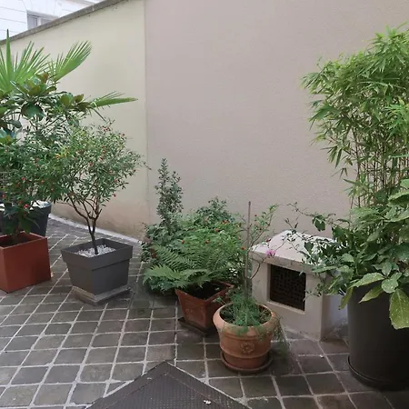 - Coeur Batignolles - Studette 10 M2 - Neuf *