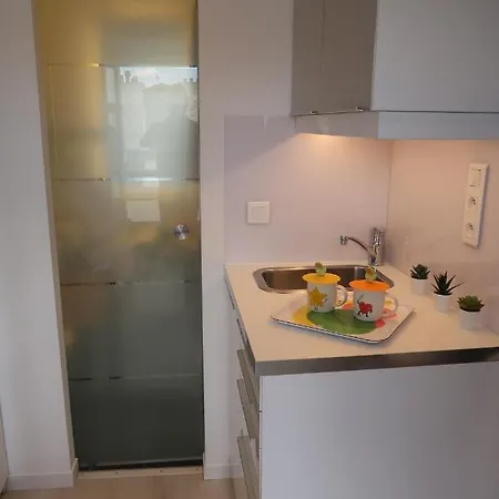 - Coeur Batignolles - Studette 10 M2 - Neuf *