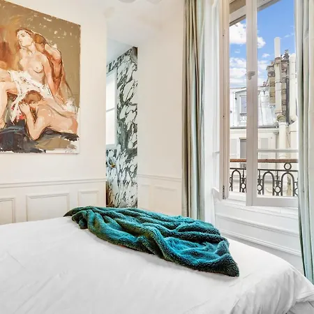 Apartment Magnificent Luxury Penthouse In A Prestigious Neighborhood Of With A Eiffel Tower View From Balcony Short Walk To Palais Galliera And Avenue Montaigne Fashion Stores *