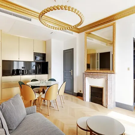 Pick A Flat's In Champs Elysees - Rue Du Colisee * Paris