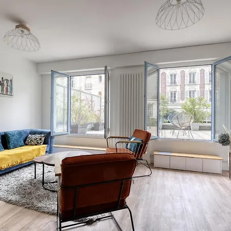 Branded New 4 Bdrs Flat - Huge Terrace - Prime Loc パリ