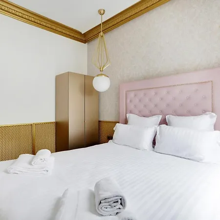 Pick A Flat's In Champs Elysees - Rue Du Colisee Paris