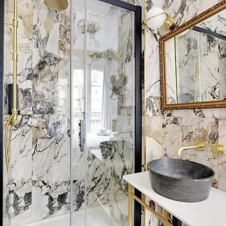 Pick A Flat's In Champs Elysees - Rue Du Colisee Apartment *